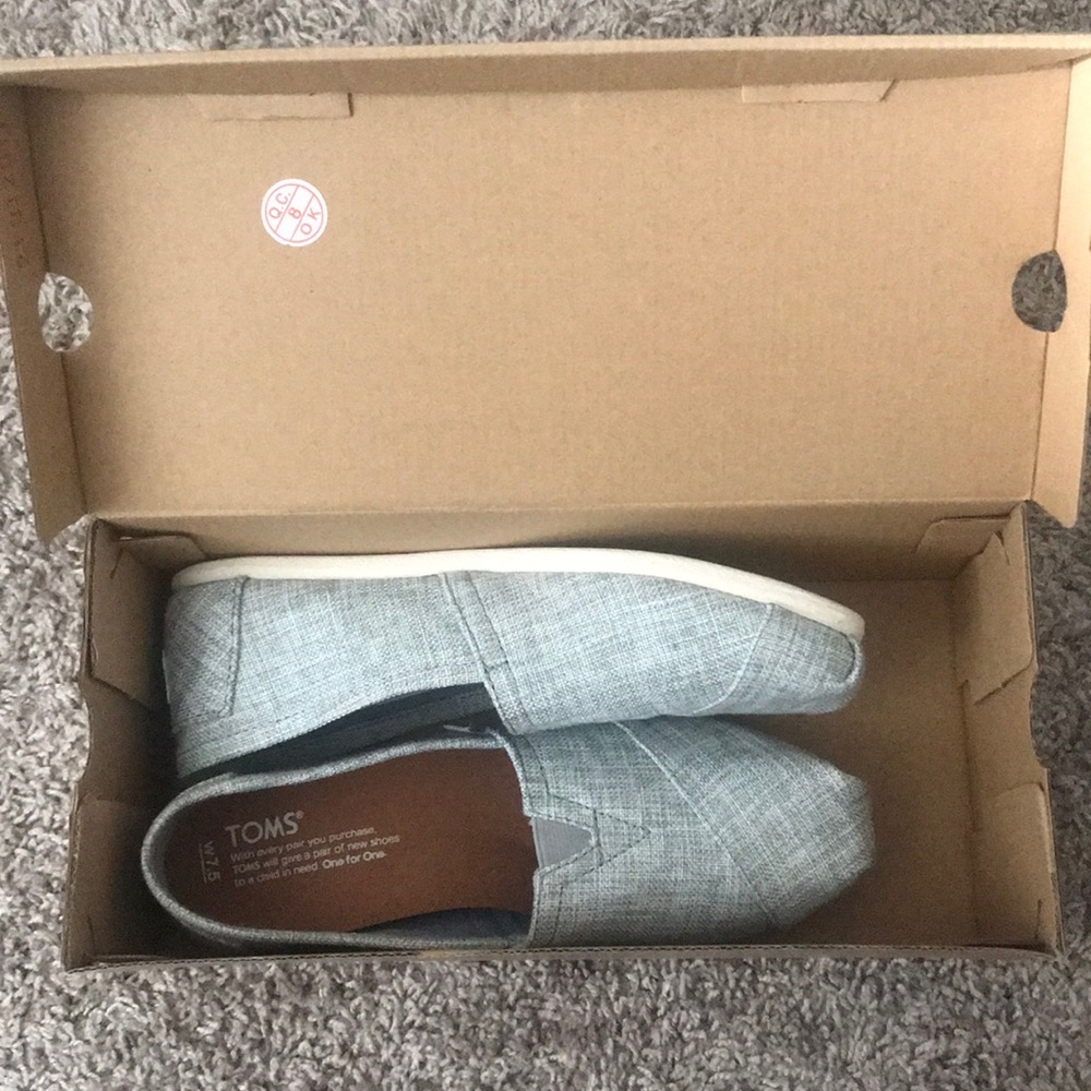 Brand New Toms